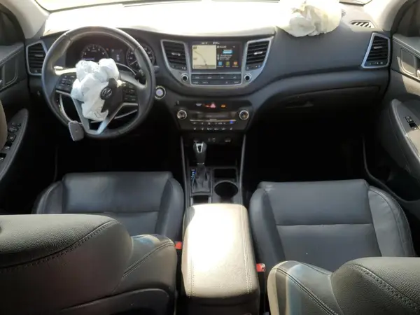 KM8J3CA25JU830606 2018 HYUNDAI TUCSON - Image 8