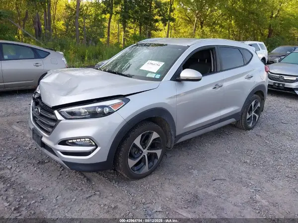 KM8J3CA25JU831531 2018 HYUNDAI TUCSON - Image 2
