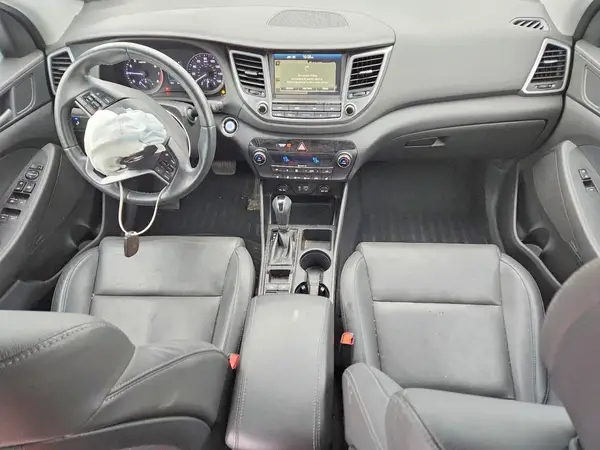KM8J3CA25JU832663 2018 HYUNDAI TUCSON - Image 8