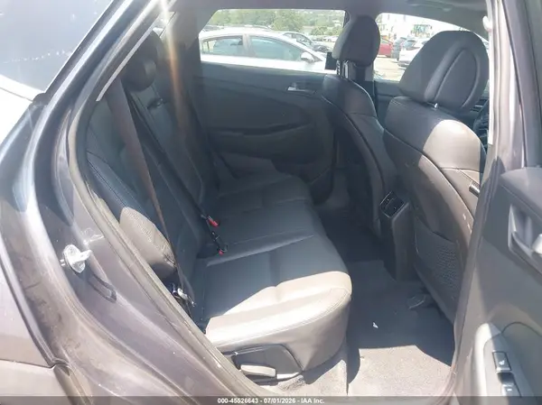 KM8J3CA26GU024802 2016 HYUNDAI TUCSON - Image 8