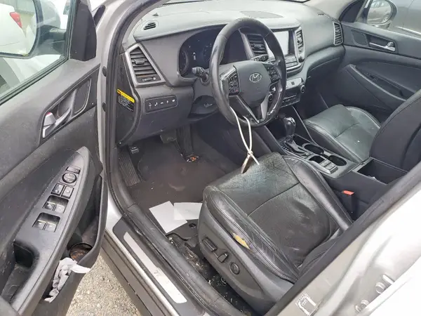 KM8J3CA26GU041504 2016 HYUNDAI TUCSON - Image 8