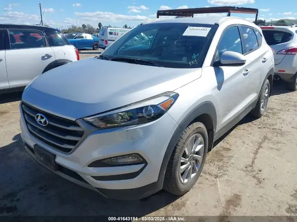 KM8J3CA26GU051692 2016 HYUNDAI TUCSON - Image 2
