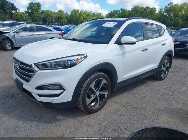 KM8J3CA26GU076088 2016 HYUNDAI TUCSON - Image 2