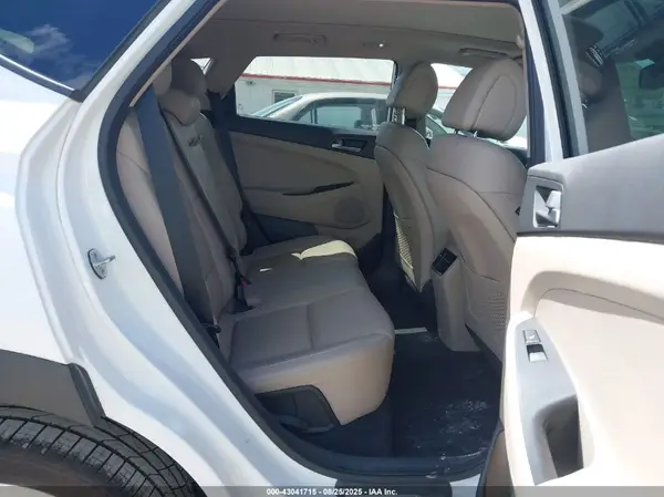 KM8J3CA26GU076088 2016 HYUNDAI TUCSON - Image 8