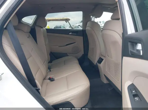 KM8J3CA26GU079153 2016 HYUNDAI TUCSON - Image 8