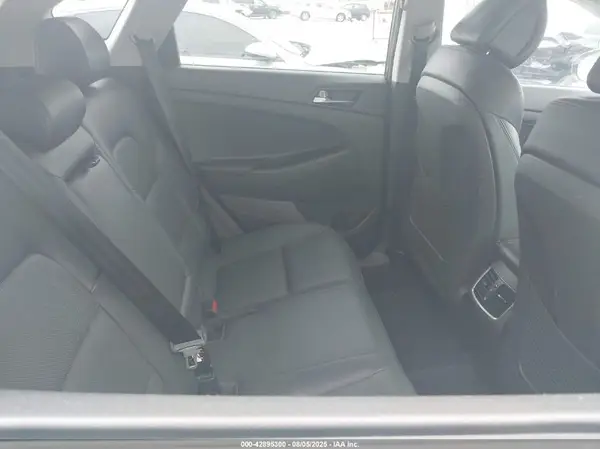 KM8J3CA26GU081002 2016 HYUNDAI TUCSON - Image 8