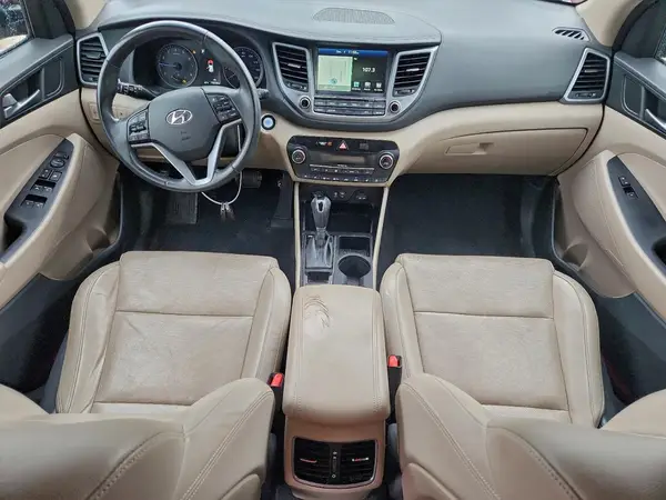 KM8J3CA26GU089147 2016 HYUNDAI TUCSON - Image 8