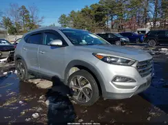 KM8J3CA26GU094266 2016 HYUNDAI TUCSON