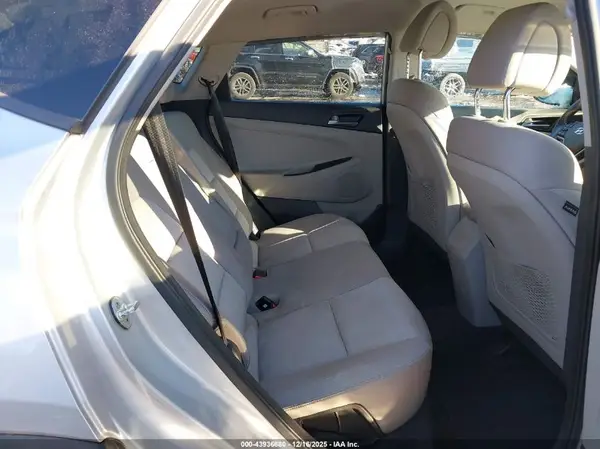 KM8J3CA26GU094266 2016 HYUNDAI TUCSON - Image 8