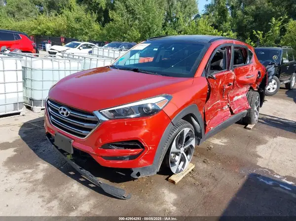 KM8J3CA26GU110515 2016 HYUNDAI TUCSON - Image 2