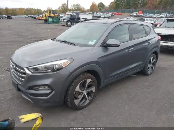KM8J3CA26GU122406 2016 HYUNDAI TUCSON - Image 2