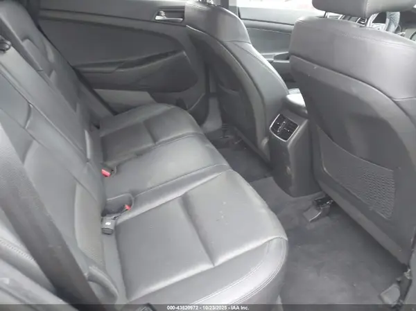 KM8J3CA26GU122406 2016 HYUNDAI TUCSON - Image 8