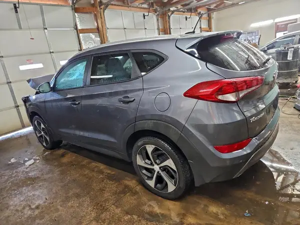 KM8J3CA26GU123152 2016 HYUNDAI TUCSON - Image 2