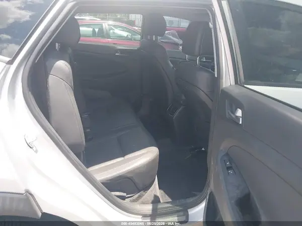 KM8J3CA26GU126410 2016 HYUNDAI TUCSON - Image 8