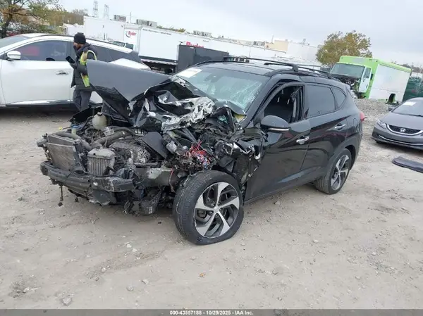 KM8J3CA26GU133311 2016 HYUNDAI TUCSON - Image 2
