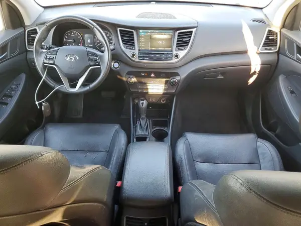 KM8J3CA26GU139271 2016 HYUNDAI TUCSON - Image 8