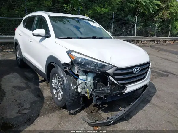 KM8J3CA26GU156975 2016 HYUNDAI TUCSON - Image 1