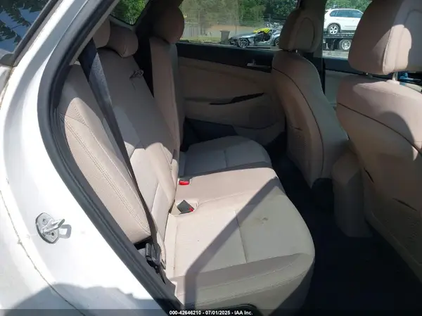KM8J3CA26GU156975 2016 HYUNDAI TUCSON - Image 8