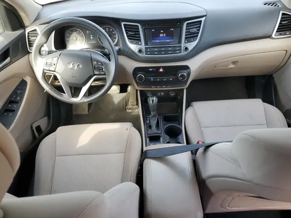 KM8J3CA26GU160167 2016 HYUNDAI TUCSON - Image 8