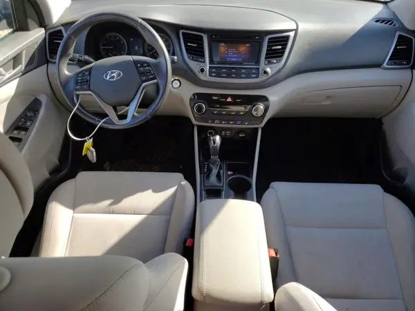 KM8J3CA26GU161982 2016 HYUNDAI TUCSON - Image 8