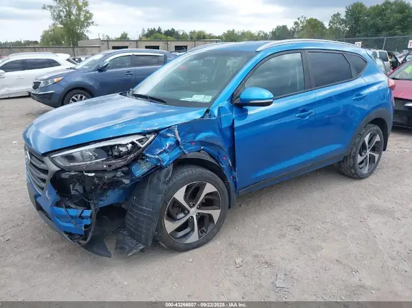 KM8J3CA26GU179172 2016 HYUNDAI TUCSON - Image 2