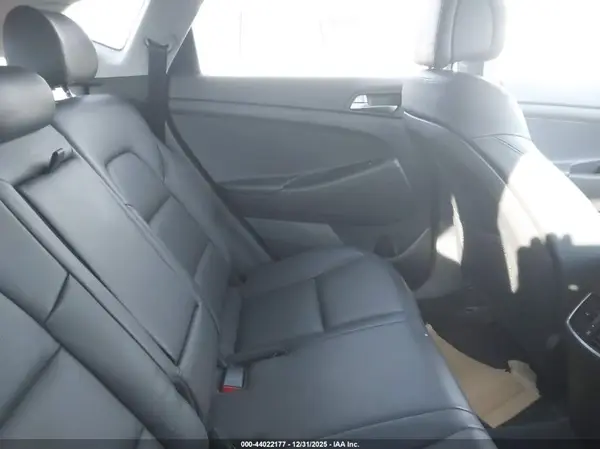 KM8J3CA26GU188230 2016 HYUNDAI TUCSON - Image 8
