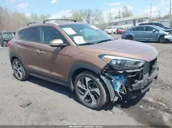 KM8J3CA26GU207956 2016 HYUNDAI TUCSON