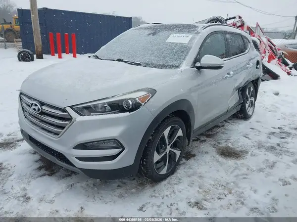 KM8J3CA26GU208685 2016 HYUNDAI TUCSON - Image 2