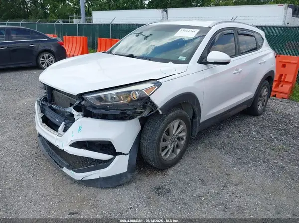 KM8J3CA26GU222120 2016 HYUNDAI TUCSON - Image 2