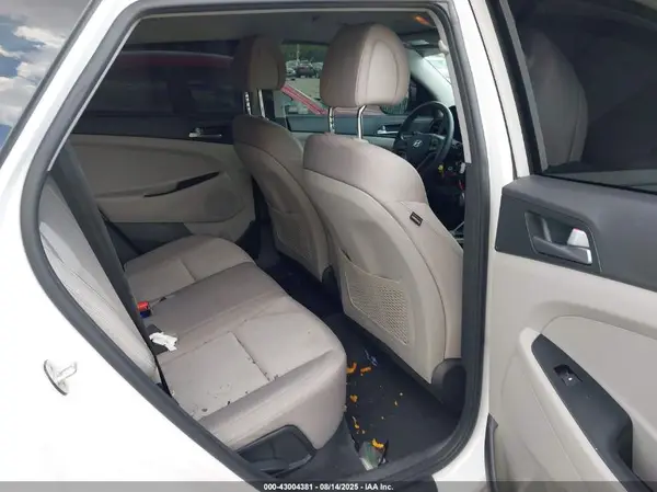 KM8J3CA26GU222120 2016 HYUNDAI TUCSON - Image 8