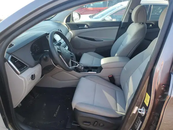KM8J3CA26GU222750 2016 HYUNDAI TUCSON - Image 8