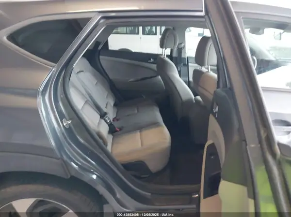 KM8J3CA26GU222781 2016 HYUNDAI TUCSON - Image 8