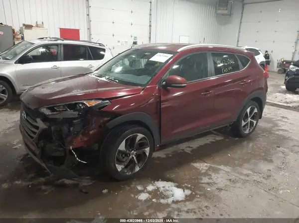 KM8J3CA26GU223333 2016 HYUNDAI TUCSON - Image 2
