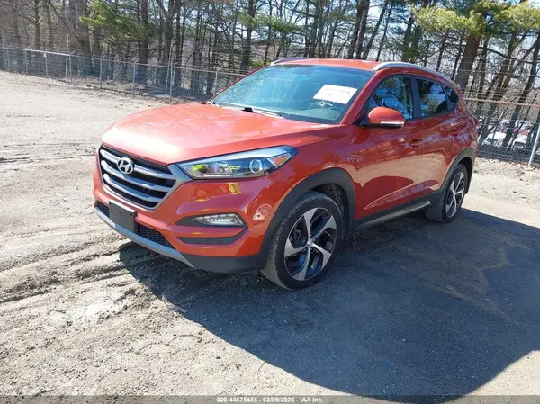 KM8J3CA26GU244263 2016 HYUNDAI TUCSON - Image 2