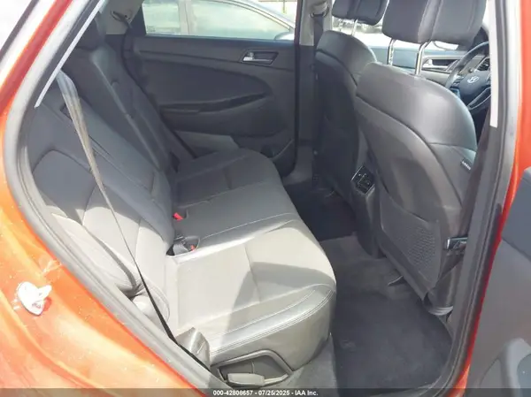 KM8J3CA26GU247079 2016 HYUNDAI TUCSON - Image 8