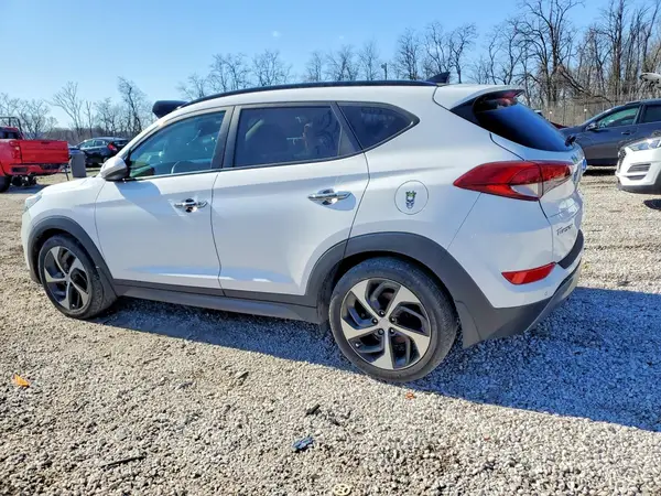 KM8J3CA26GU249592 2016 HYUNDAI TUCSON - Image 2