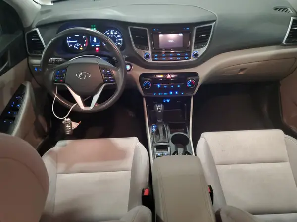 KM8J3CA26HU270735 2017 HYUNDAI TUCSON - Image 8