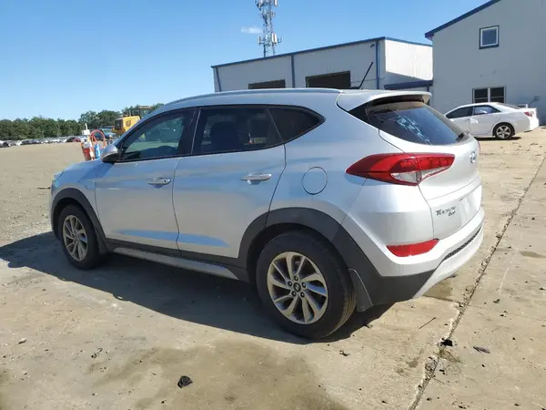 KM8J3CA26HU271738 2017 HYUNDAI TUCSON - Image 2