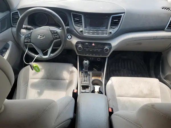 KM8J3CA26HU273344 2017 HYUNDAI TUCSON - Image 8
