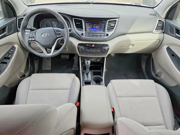KM8J3CA26HU273442 2017 HYUNDAI TUCSON - Image 8