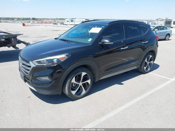 KM8J3CA26HU275885 2017 HYUNDAI TUCSON - Image 2