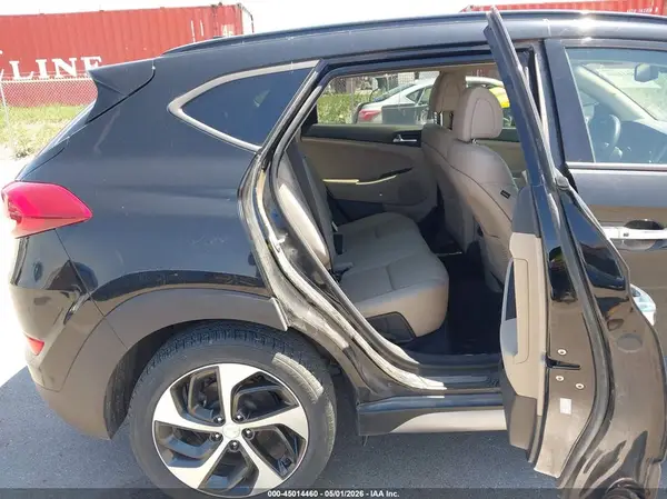 KM8J3CA26HU275885 2017 HYUNDAI TUCSON - Image 8