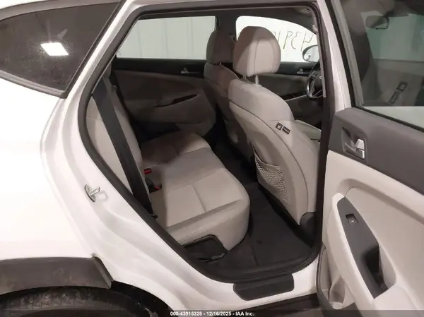 KM8J3CA26HU276969 2017 HYUNDAI TUCSON - Image 8