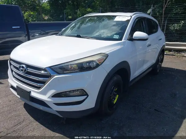 KM8J3CA26HU277264 2017 HYUNDAI TUCSON - Image 2