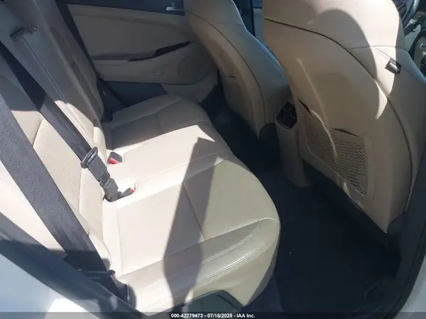 KM8J3CA26HU277264 2017 HYUNDAI TUCSON - Image 8