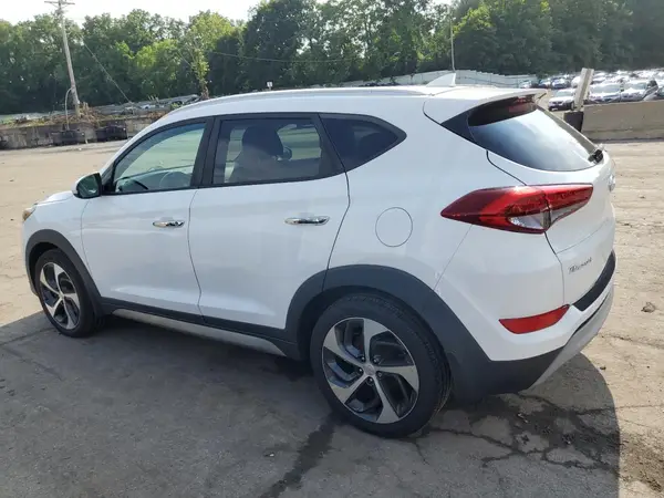 KM8J3CA26HU278401 2017 HYUNDAI TUCSON - Image 2