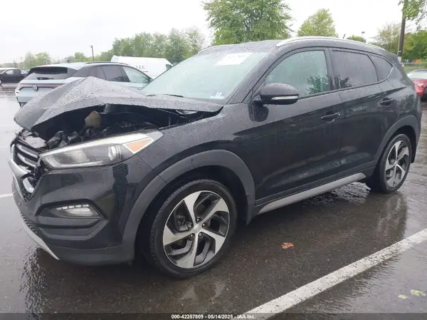KM8J3CA26HU279984 2017 HYUNDAI TUCSON - Image 2