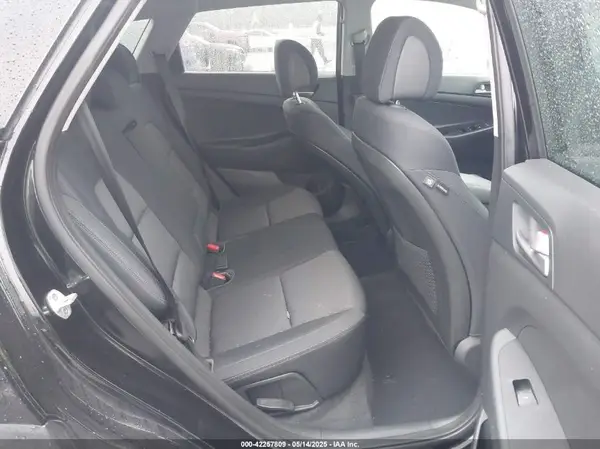 KM8J3CA26HU279984 2017 HYUNDAI TUCSON - Image 8