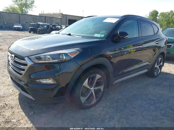 KM8J3CA26HU283291 2017 HYUNDAI TUCSON - Image 2