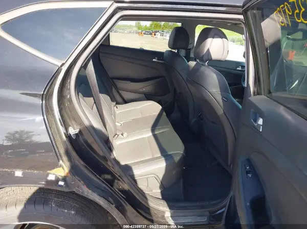 KM8J3CA26HU283291 2017 HYUNDAI TUCSON - Image 8
